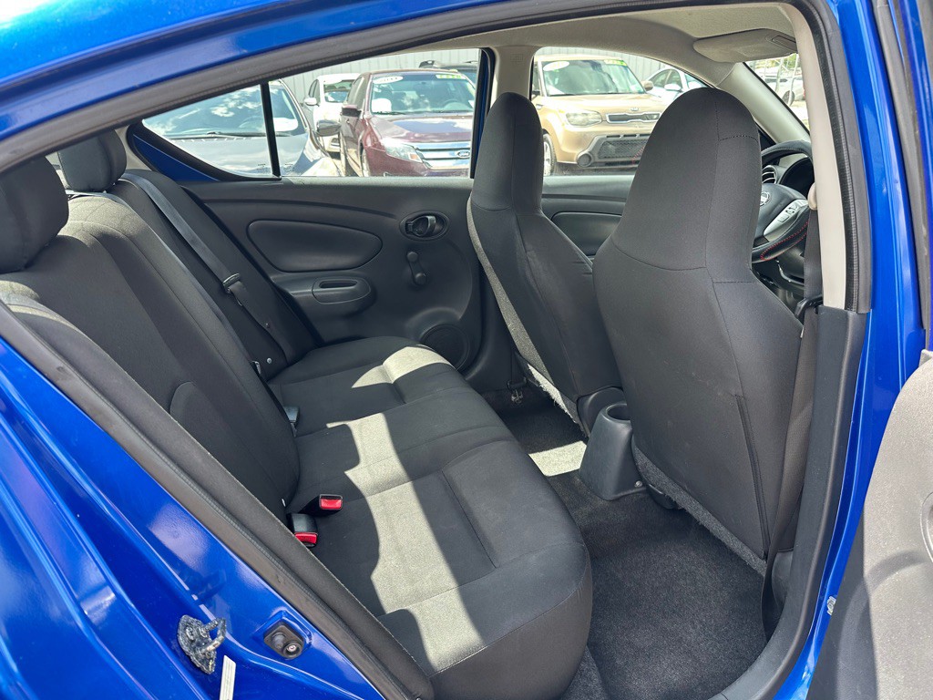 2016 Nissan Versa Image 14