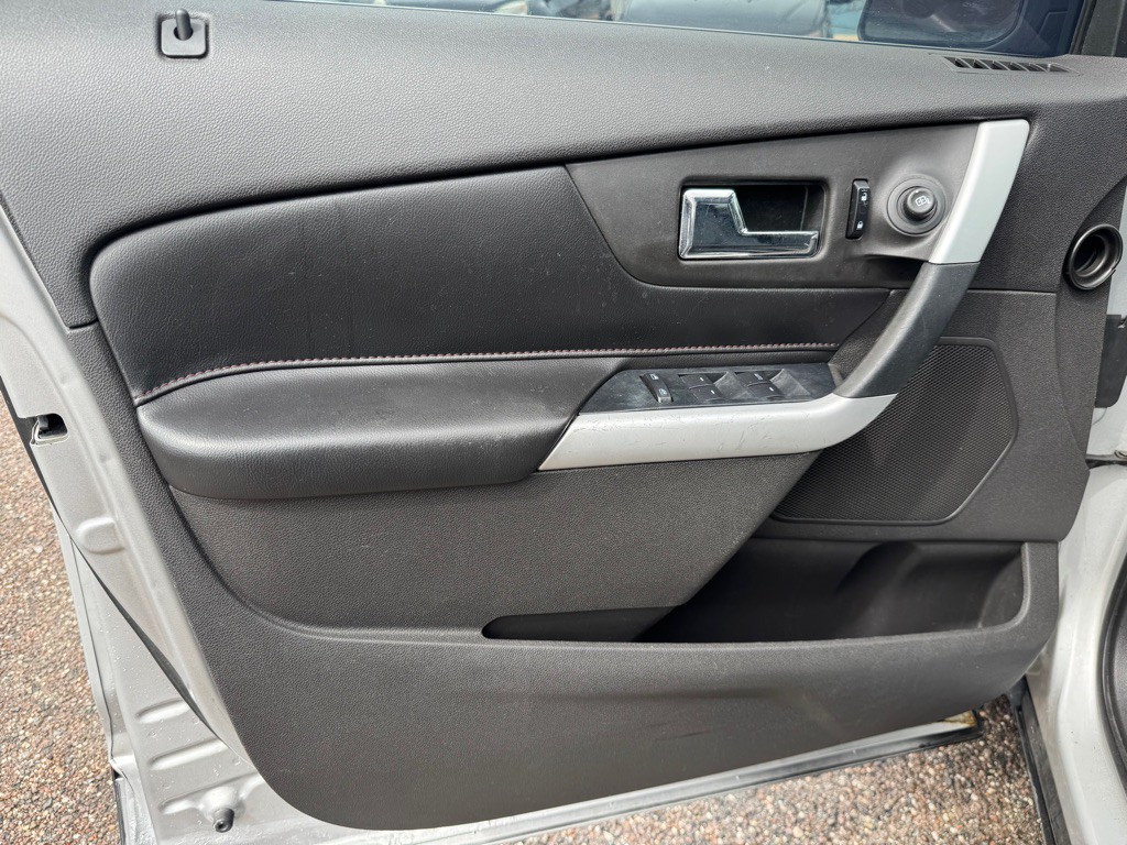 2011 Ford Edge Image 13