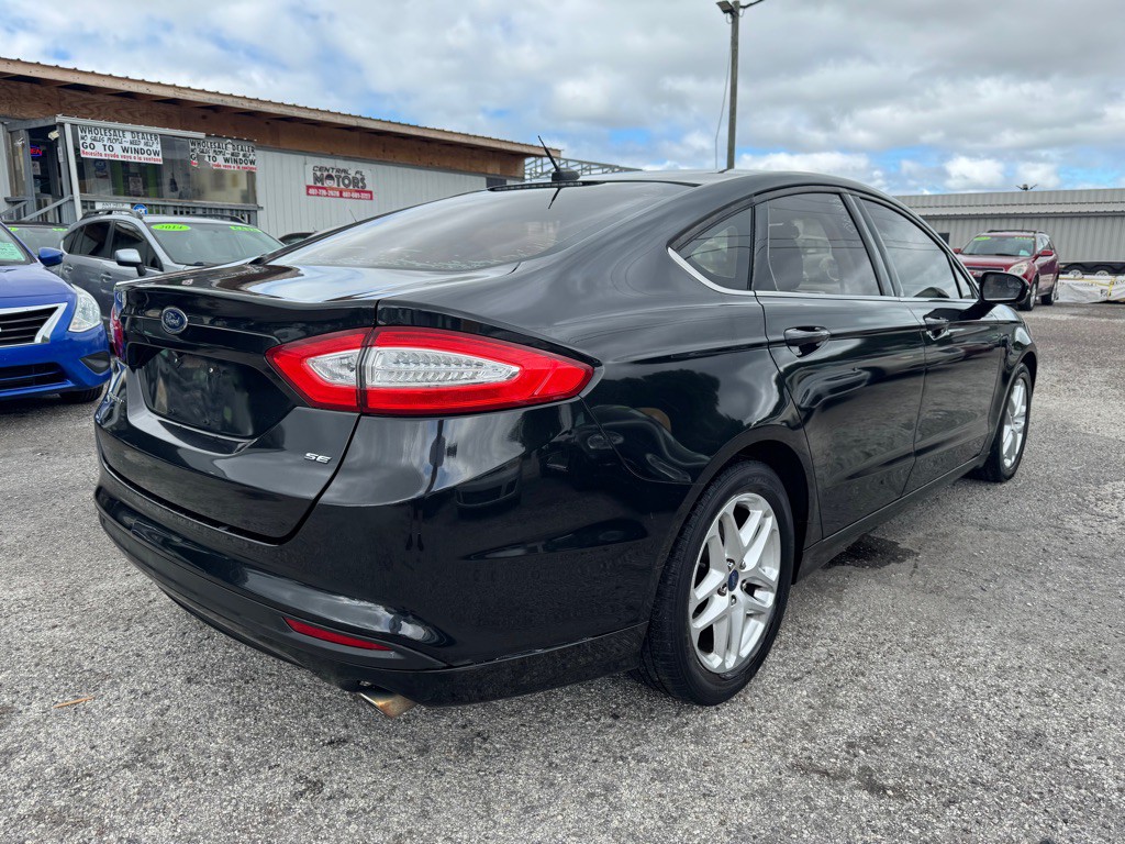 2015 Ford Fusion Image 2