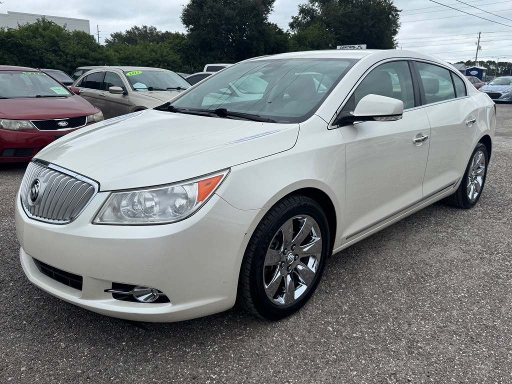 2011 Buick Lacrosse Image 1