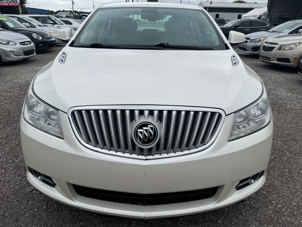 2011 Buick Lacrosse Image 2