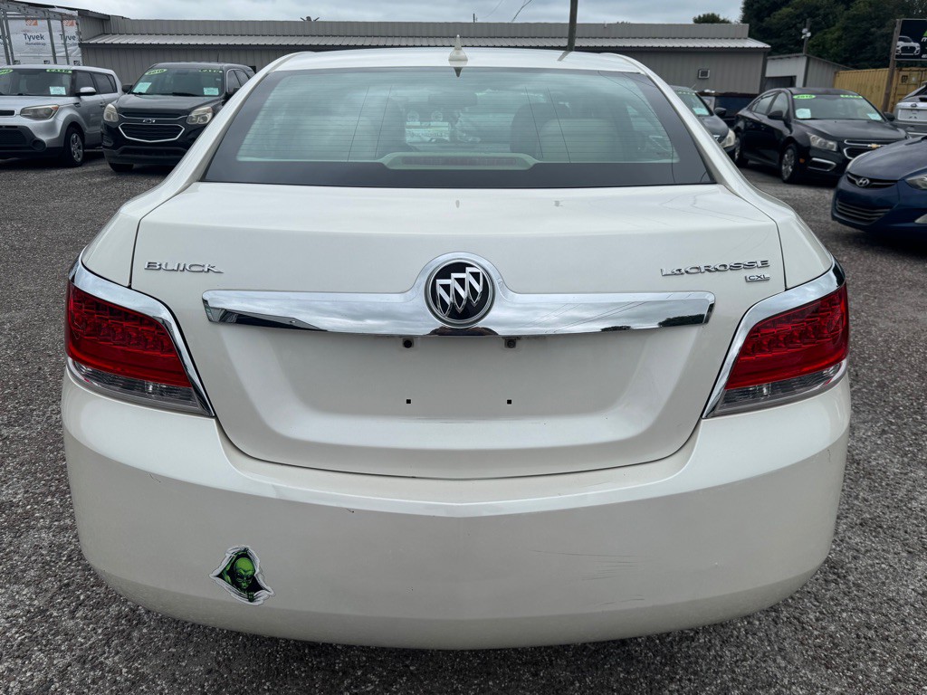 2011 Buick Lacrosse Image 4