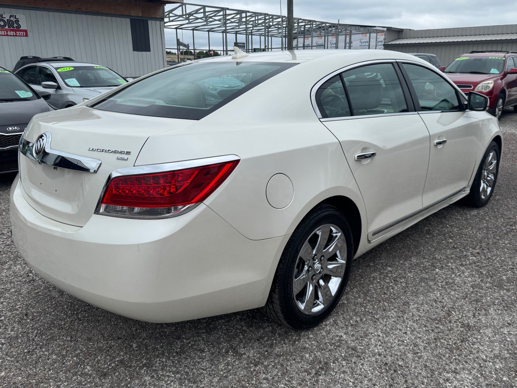 2011 Buick Lacrosse Image 5