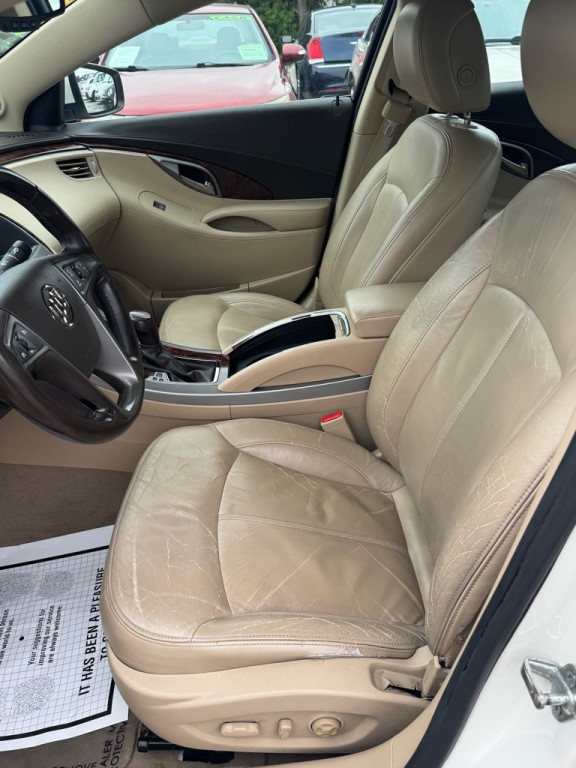 2011 Buick Lacrosse Image 6