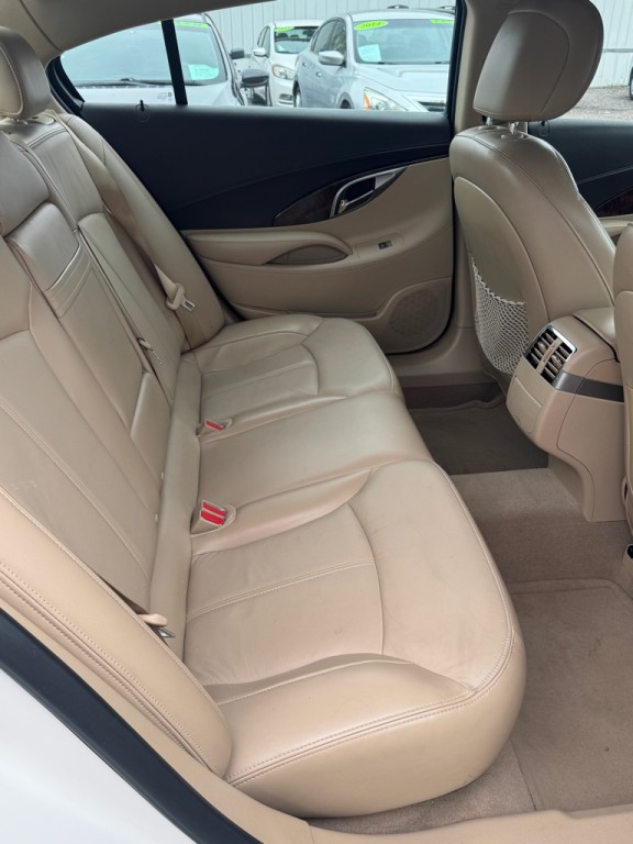 2011 Buick Lacrosse Image 9