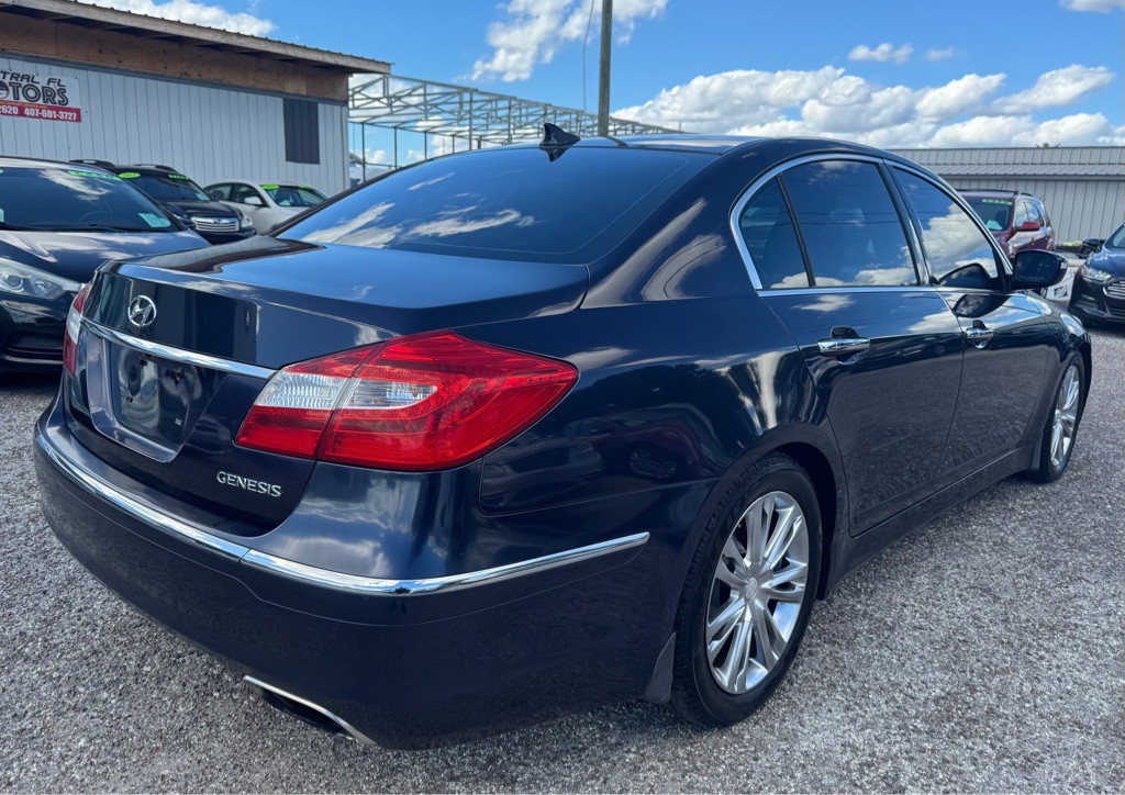2013 Hyundai Genesis Image 5