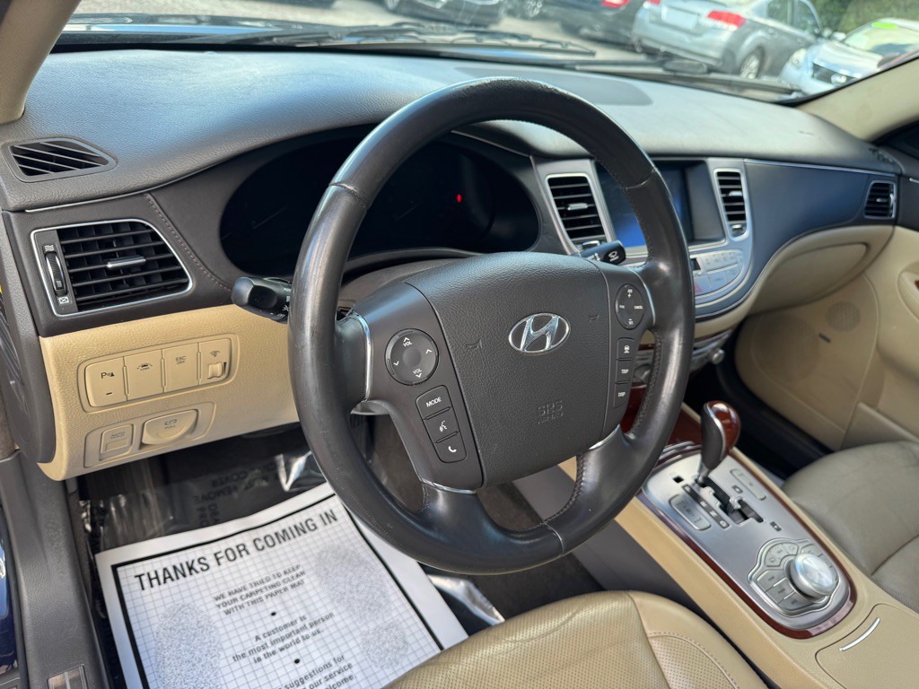 2013 Hyundai Genesis Image 6