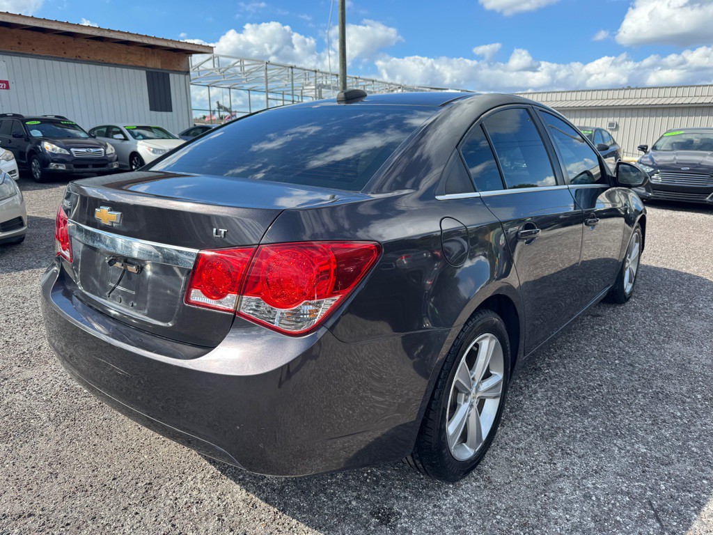 2016 Chevrolet Cruze Image 2