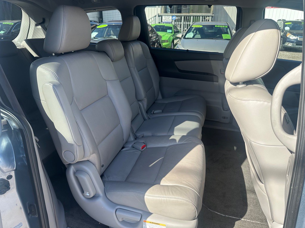 2011 Honda Odyssey Image 13