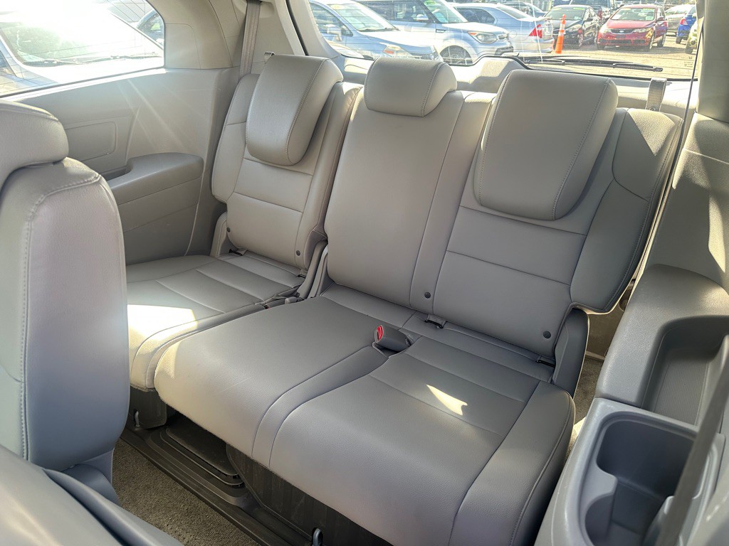 2011 Honda Odyssey Image 15
