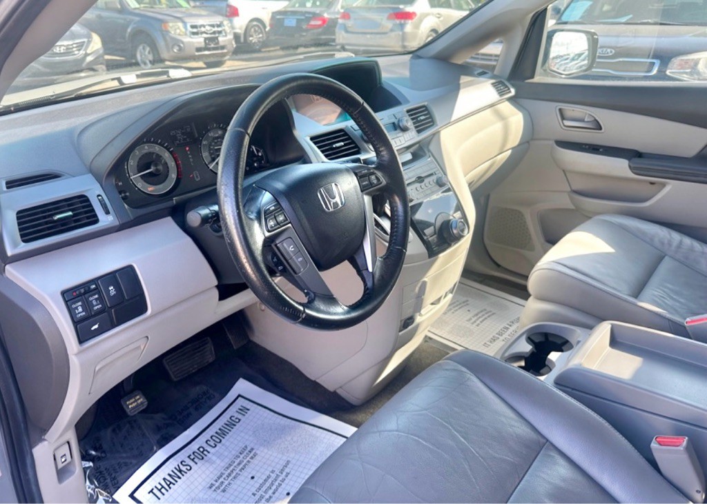 2011 Honda Odyssey Image 24