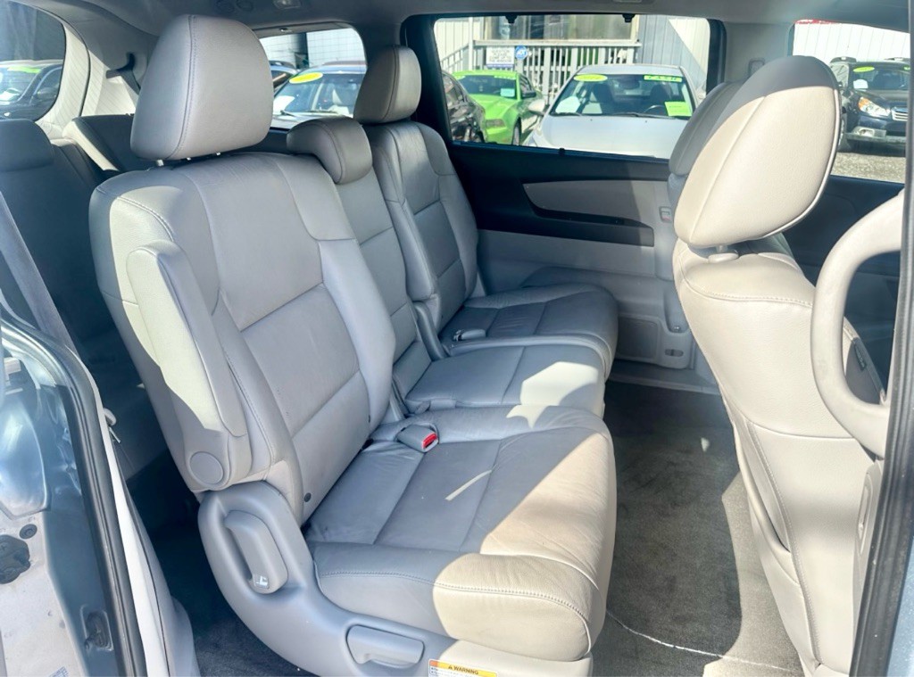 2011 Honda Odyssey Image 29