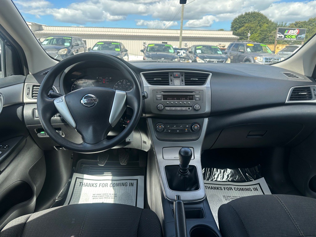 2013 Nissan Sentra Image 9