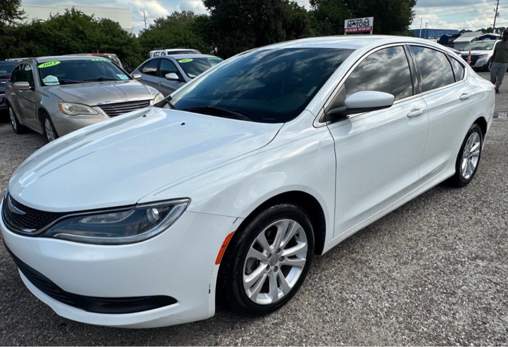 2016 Chrysler 200 Image 15