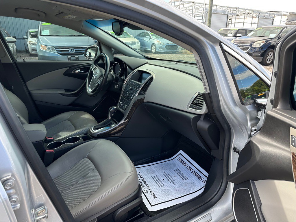 2012 Buick Verano Image 12