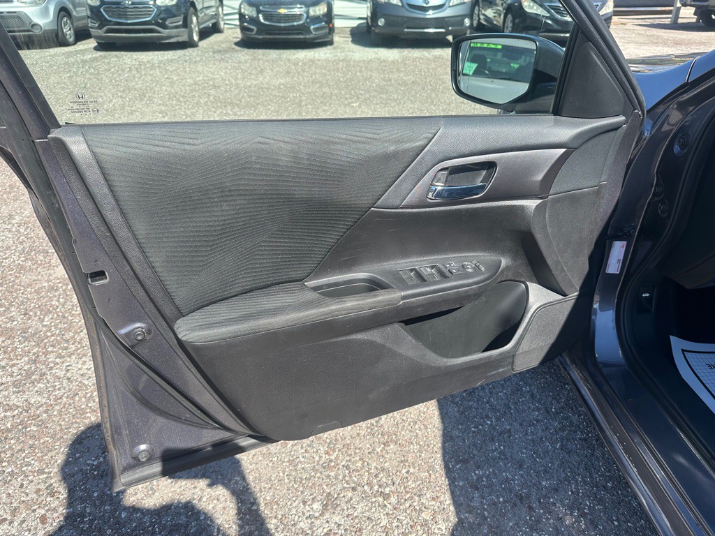 2015 Honda Accord Image 11