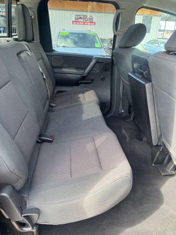 2013 Nissan Titan Image 11