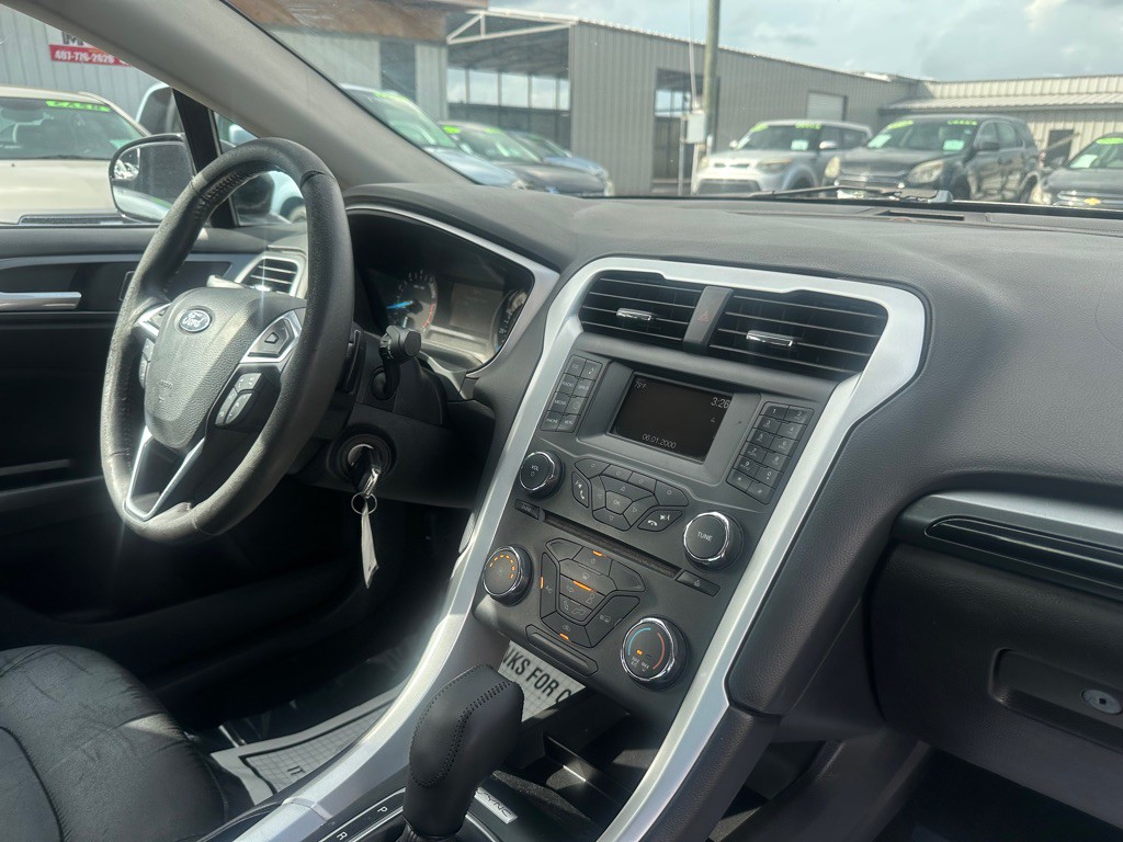 2015 Ford Fusion Image 8