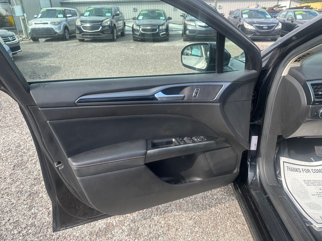 2015 Ford Fusion Image 11