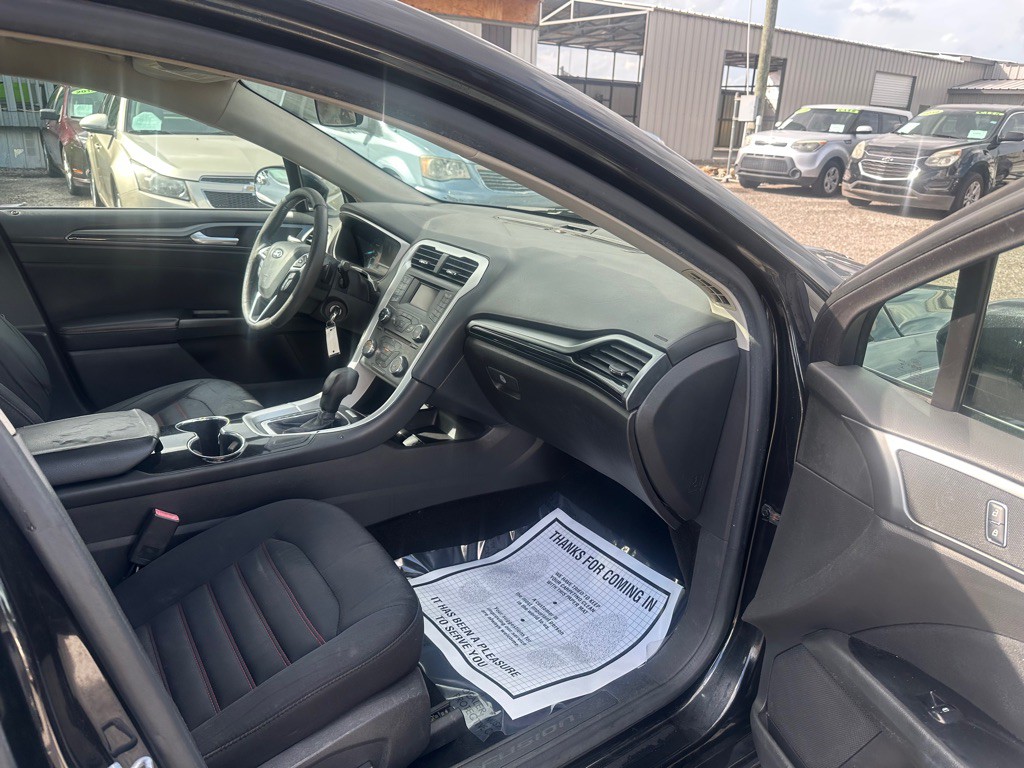 2015 Ford Fusion Image 12