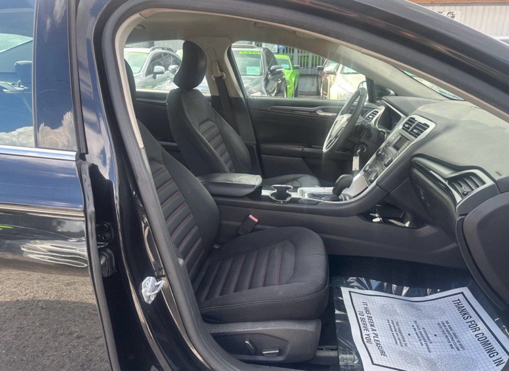 2015 Ford Fusion Image 30