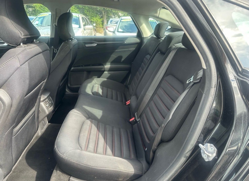 2015 Ford Fusion Image 31