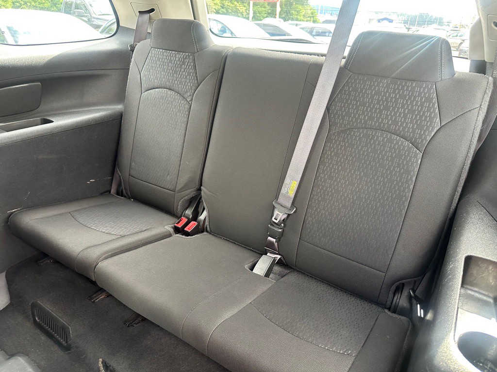 2015 GMC Acadia Image 16