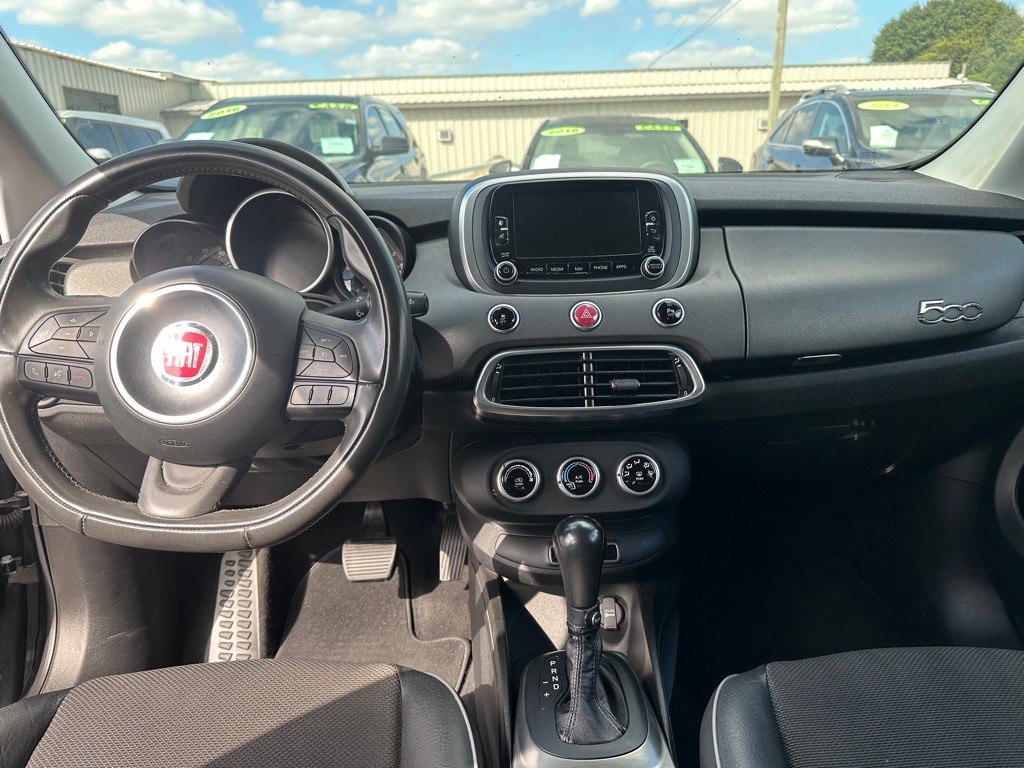 2016 FIAT 500 Image 9