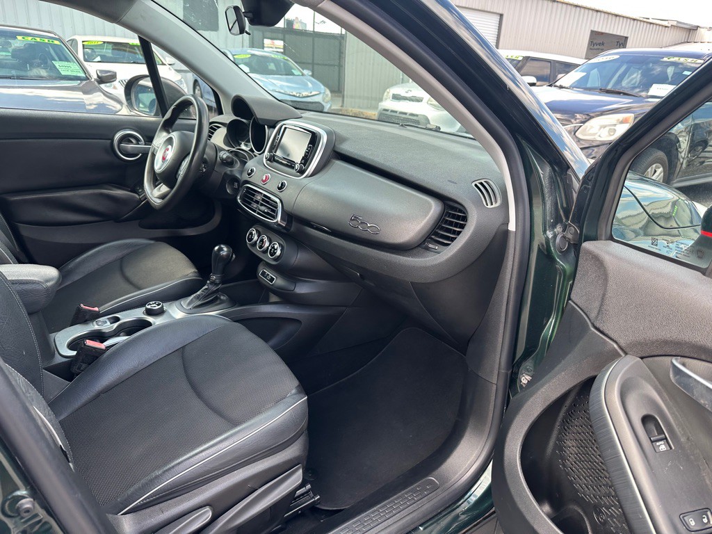 2016 FIAT 500 Image 12