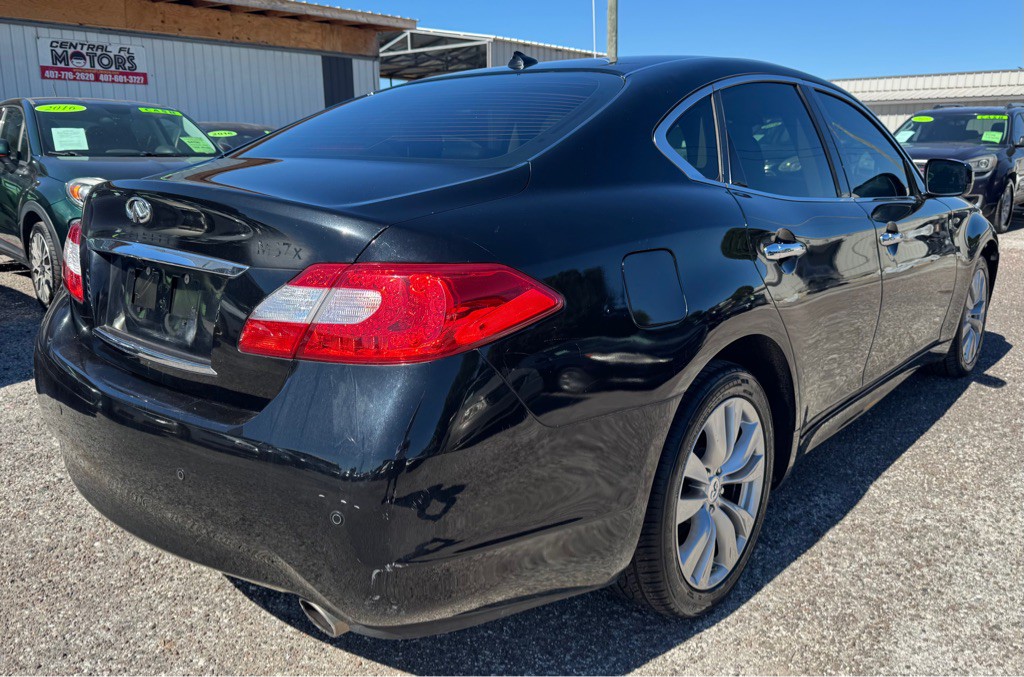 2013 INFINITI M37 Image 2