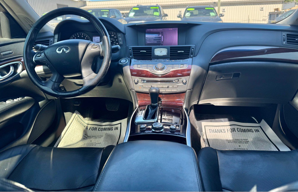 2013 INFINITI M37 Image 9