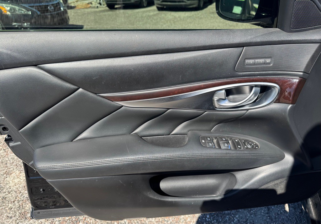 2013 INFINITI M37 Image 11