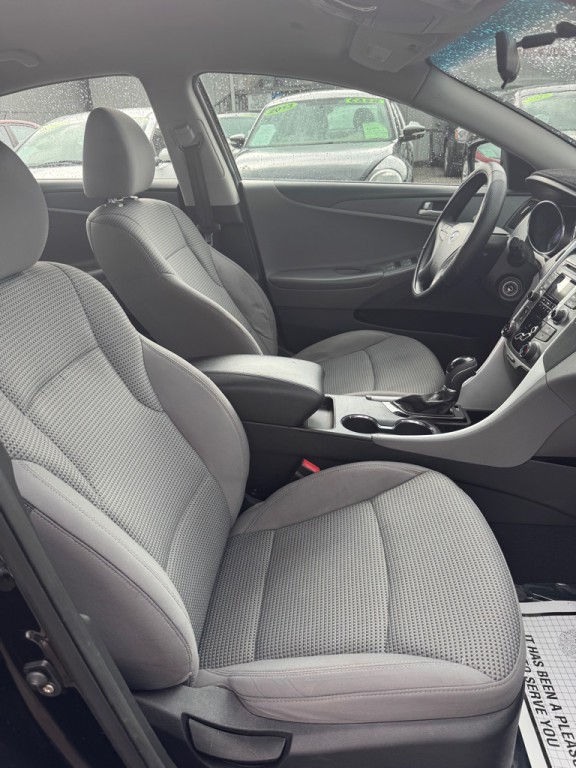 2011 Hyundai Sonata Image 9