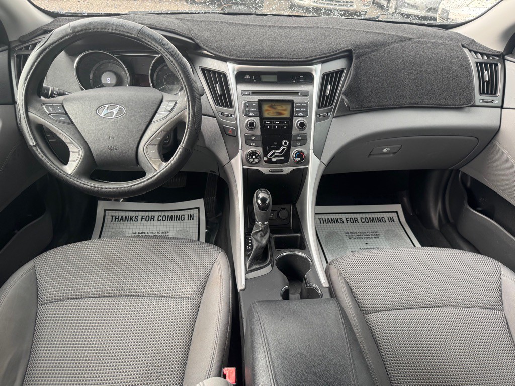 2011 Hyundai Sonata Image 12