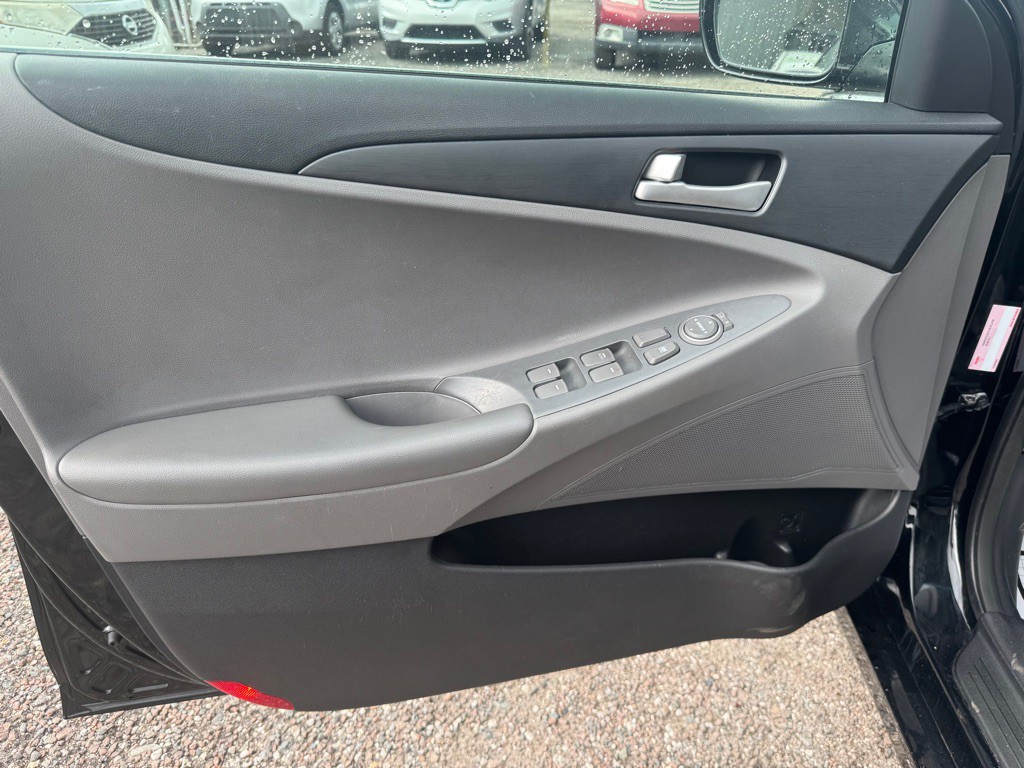 2011 Hyundai Sonata Image 14