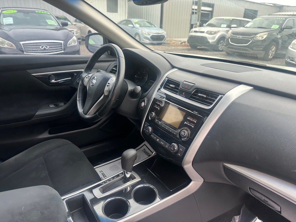 2014 Nissan Altima Image 8
