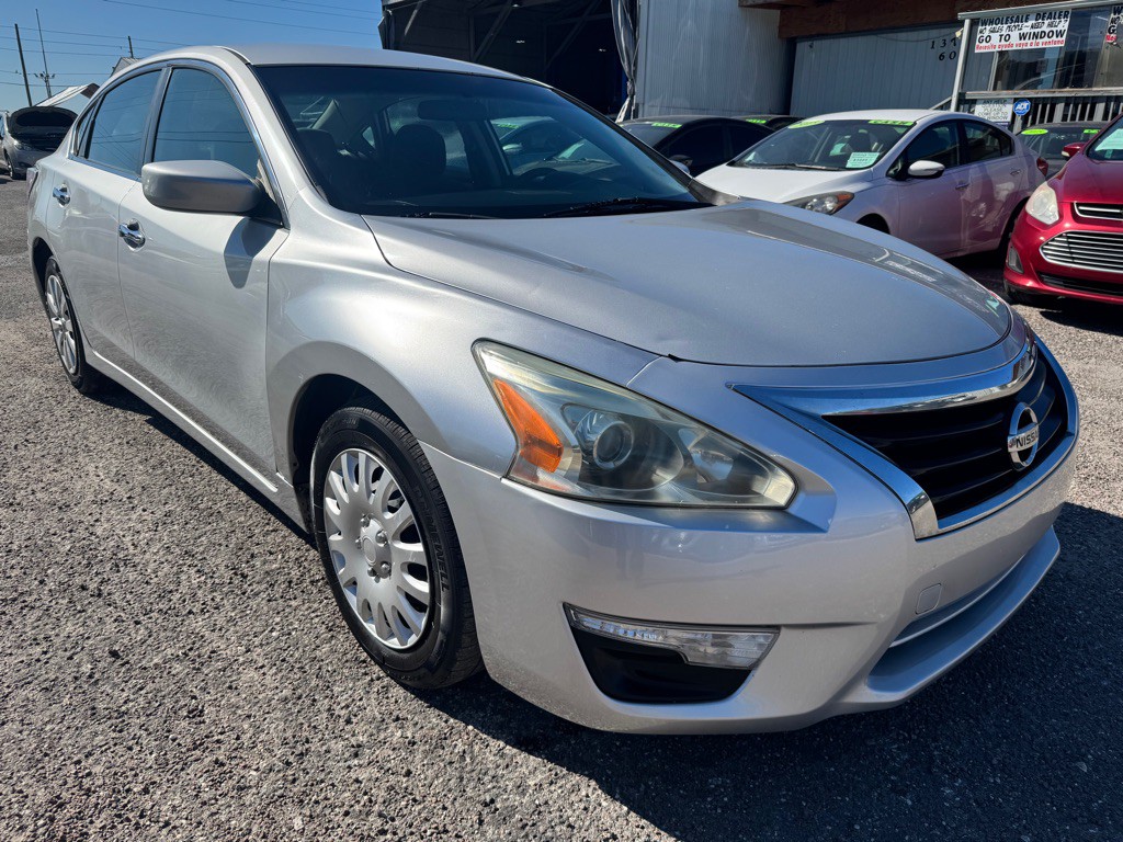 2015 Nissan Altima Image 2