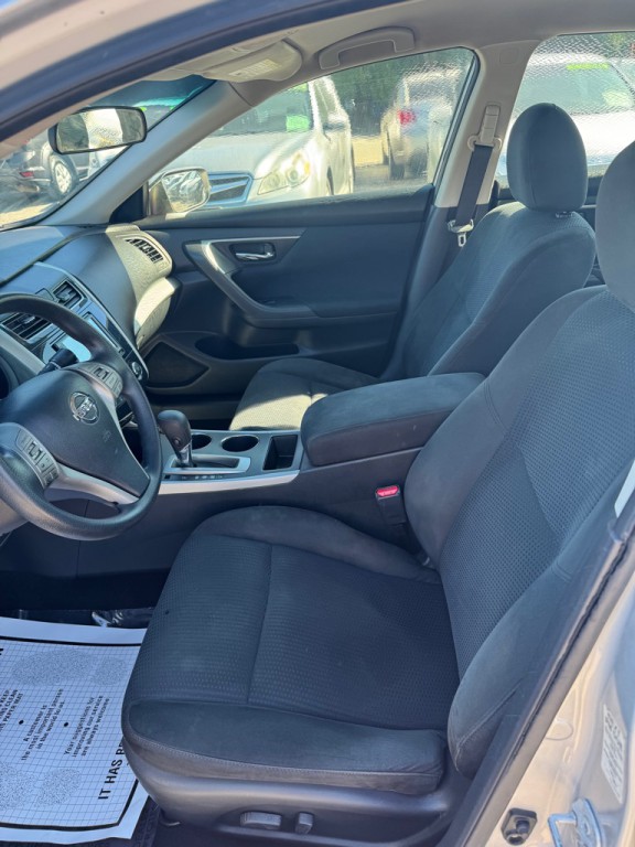 2015 Nissan Altima Image 4