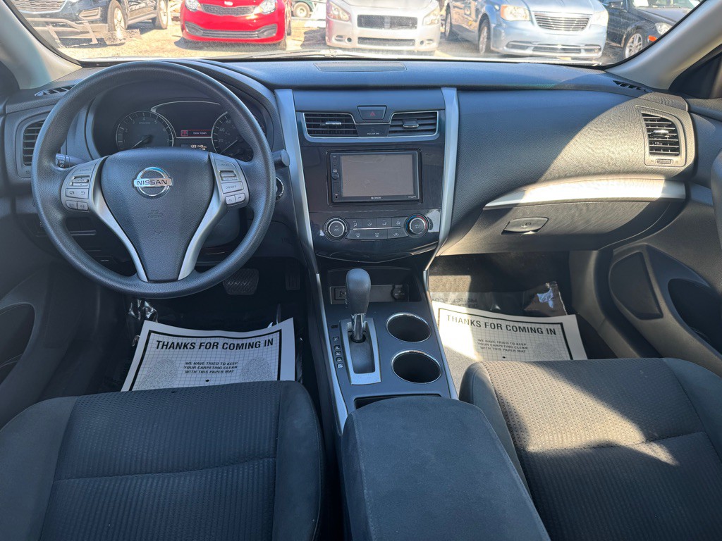 2015 Nissan Altima Image 8