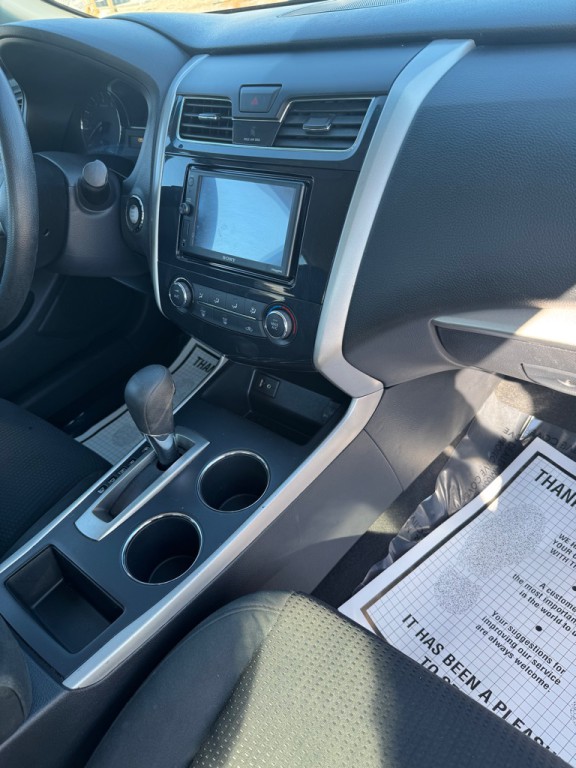 2015 Nissan Altima Image 9