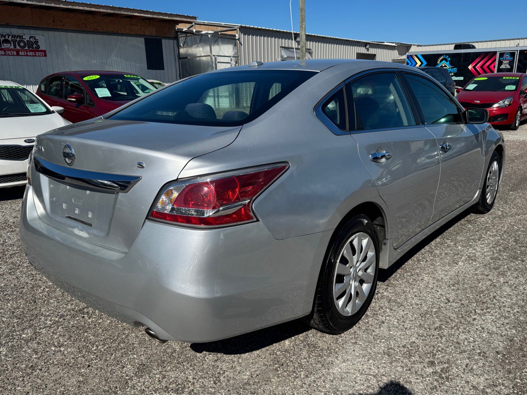 2015 Nissan Altima Image 11
