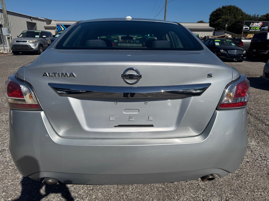 2015 Nissan Altima Image 12