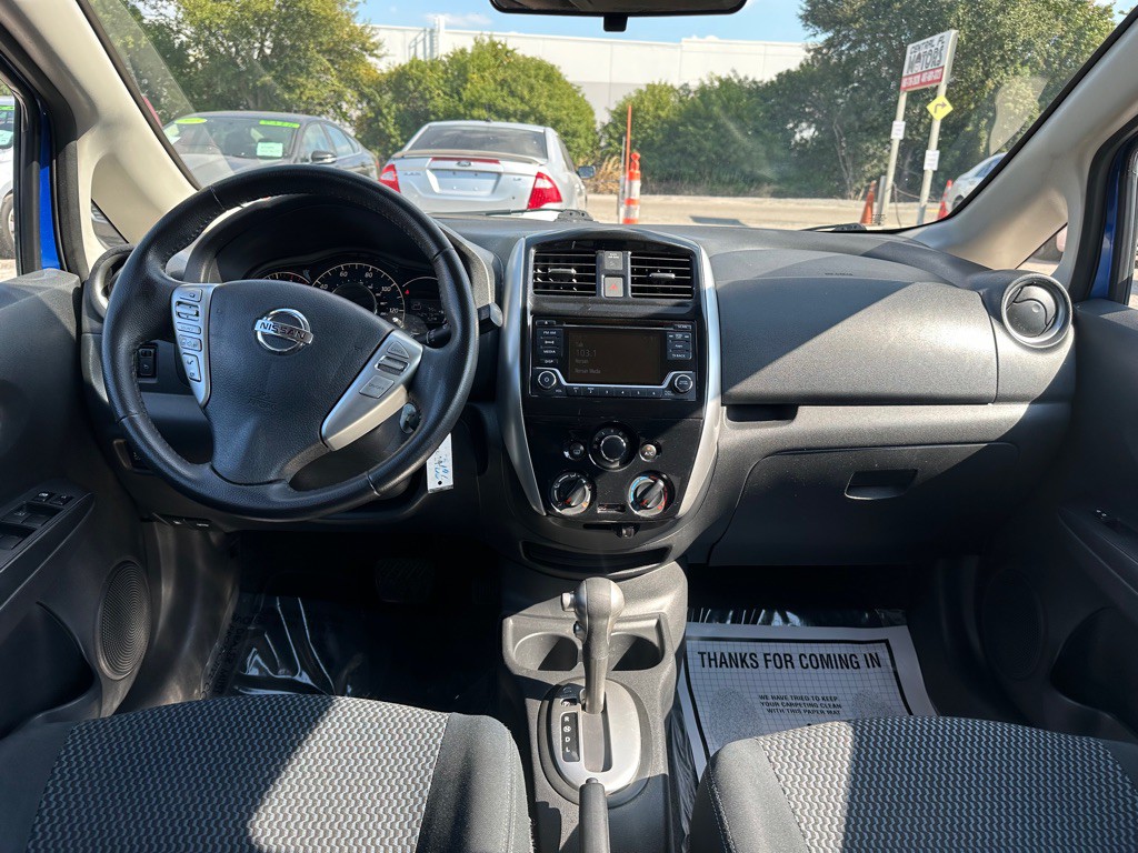 2016 Nissan Versa Image 9