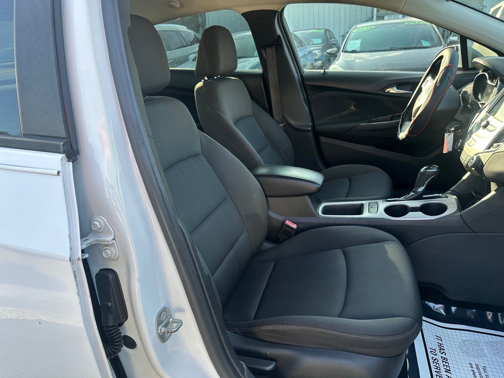 2016 Chevrolet Cruze Image 12