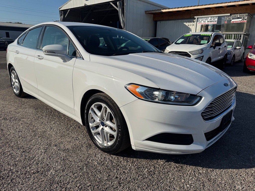 2016 Ford Fusion Image 1