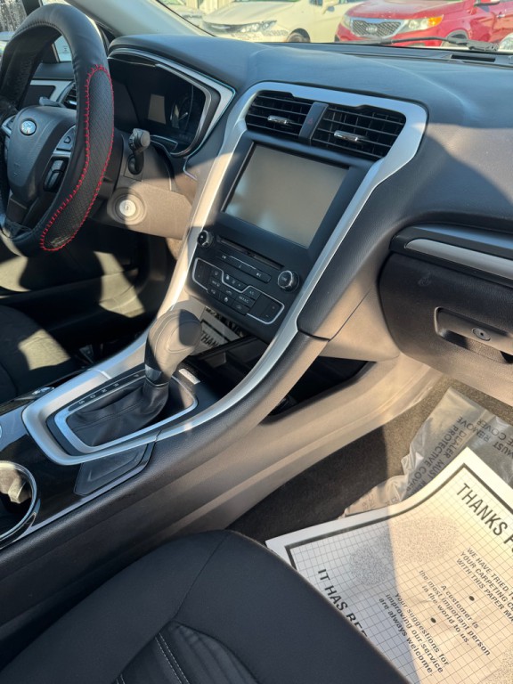 2016 Ford Fusion Image 12