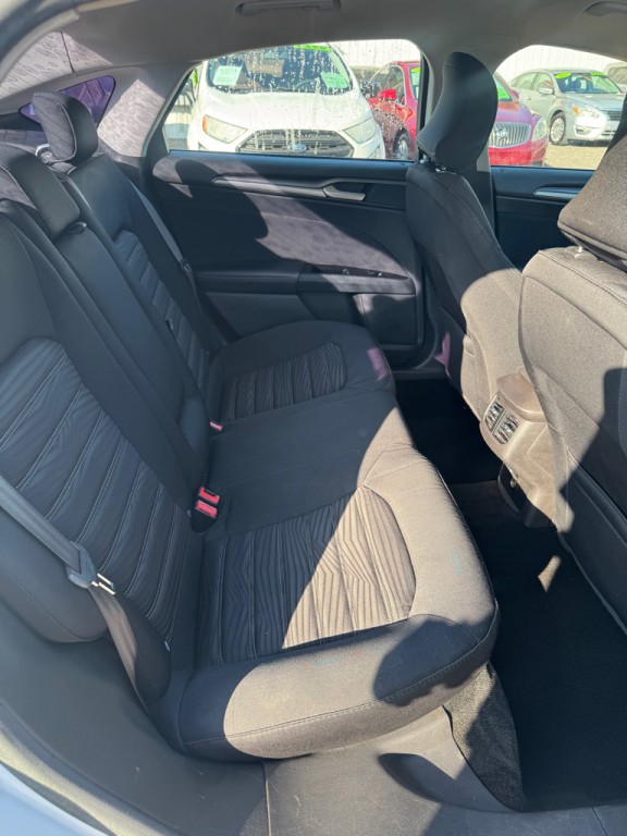 2016 Ford Fusion Image 13