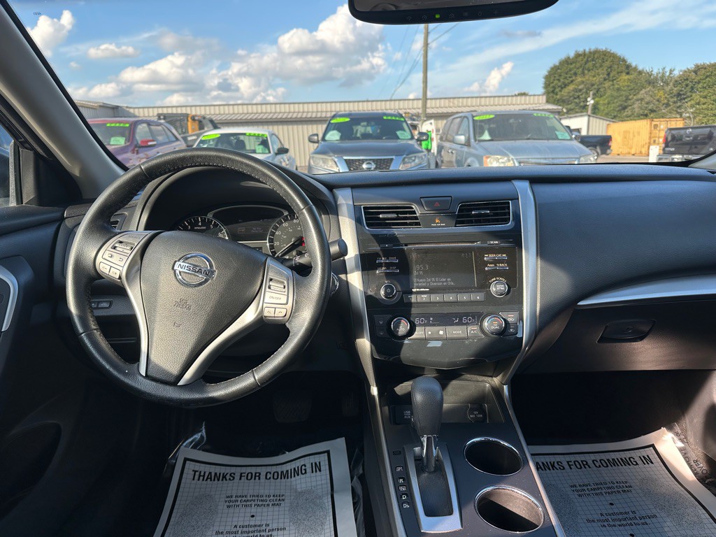 2015 Nissan Altima Image 9