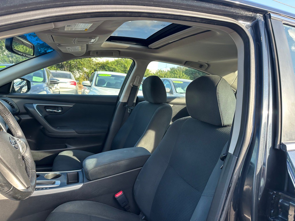 2015 Nissan Altima Image 10