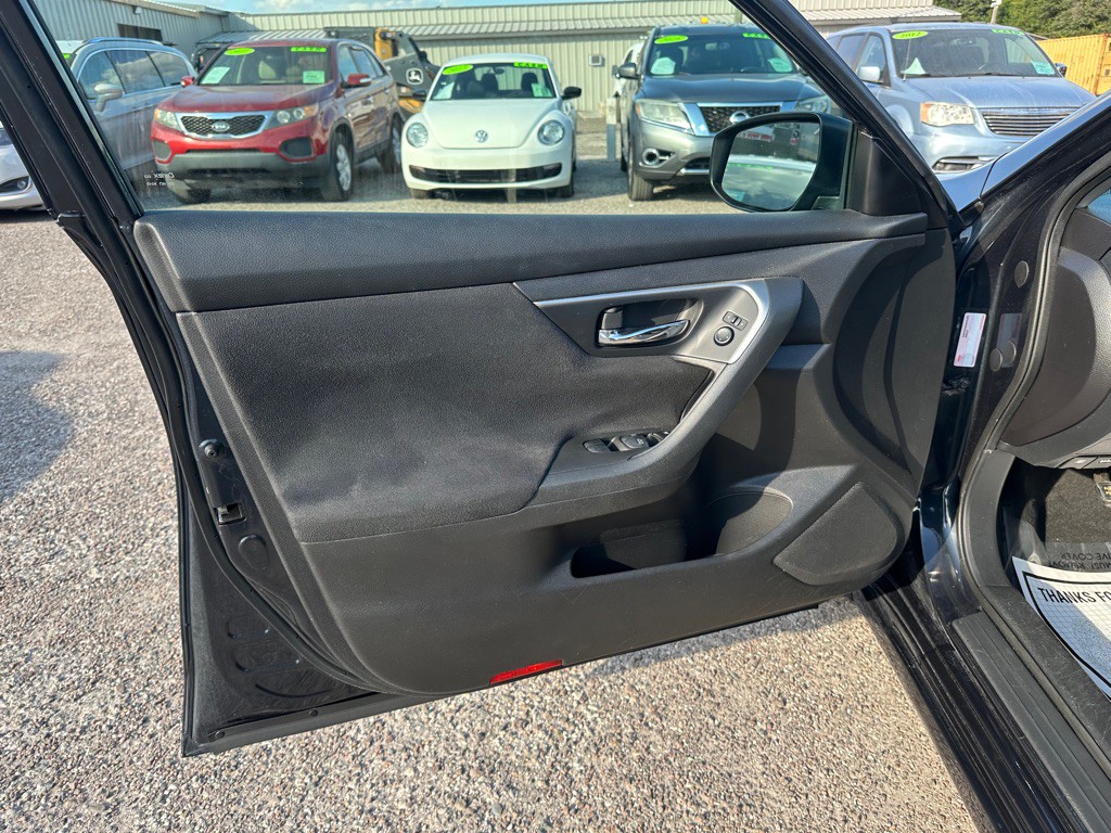 2015 Nissan Altima Image 11